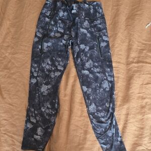 Black and Gray Floral Leggings
